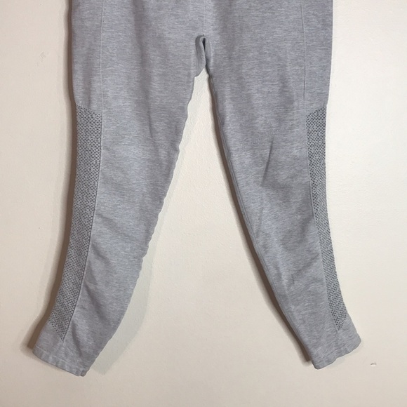 - Fabletics Sync High Waist Perforated Compression Heathered light Gray leggings - Picture 4 of 12